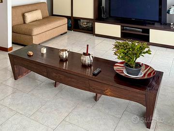 Mobile basso in legno con 3 cassetti