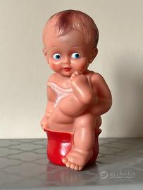 Bimbo su vasino Ledra collezione