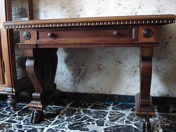 TAVOLO SCRIVANIA ANTICO IN NOCE MASSELLO.