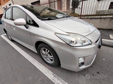Toyota prius con tettuccio apribile 