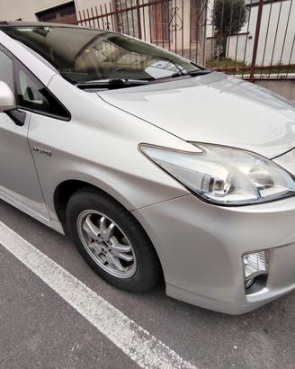 Toyota prius con tettuccio apribile 