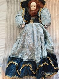 Bambola porcellana elegante. (grande) abito lungo