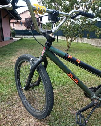 bicicletta ragazzo 