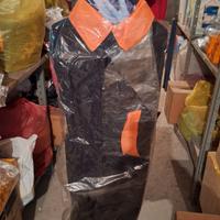 Mantello e cappello da strega in tessuto