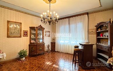 RIF. 614 - VILLA UNIFAMILIARE CON GIARDINO, TERRAZ
