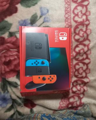 NINTENDO SWITCH PRATICAMENTE NUOVA