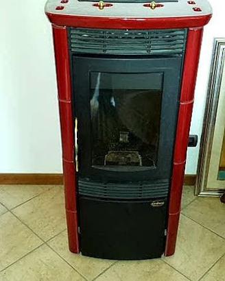 Stufa a Pellet  Nordica  Divina Extraflame 12kw.