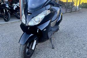 APRILIA Atlantic 200 .