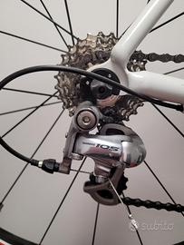 Bicicletta da corsa cannondale CAAD 9