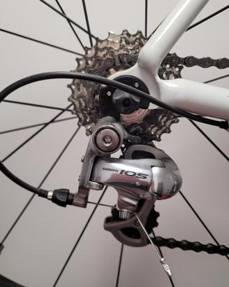Bicicletta da corsa cannondale CAAD 9