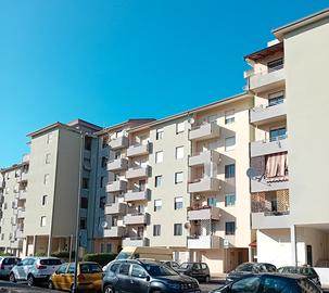 Oristano, appartamento pentavano, con cantina