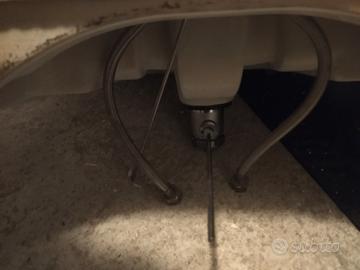 lavandino con miscelatore 