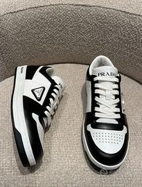 Sneakers basse nere ed eleganti