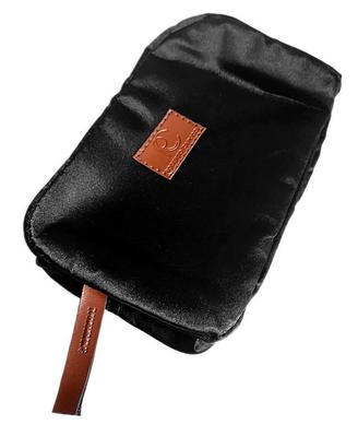 4 eleganti pochette Roberto Capucci in raso