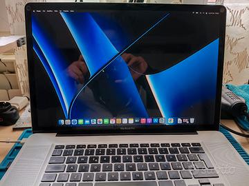 Macbook Pro 17 ".  come nuovo 