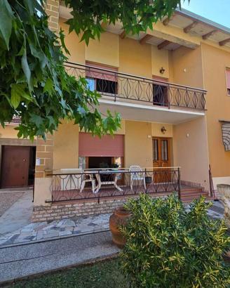Villa di 223 m² con più di 5 locali e box auto dop