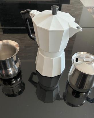 Caffettiera + 2 lattiere