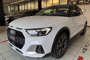 Audi A1 30 1.0 tfsi Identity Contrast 116cv s tron