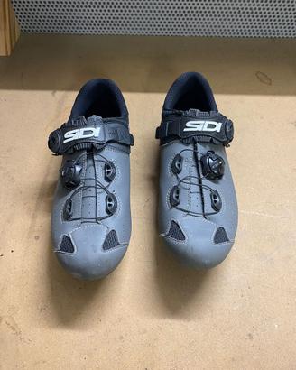 Scarpe piu attacchi