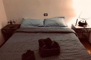 Camera con letto matrimoniale