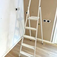 Scala a 4 gradini bianca