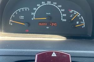 furgone Mercedes vito 