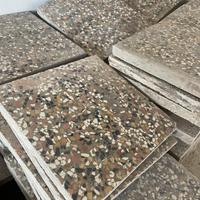 Piastrelle in granigliato 20x20 cm 4mq