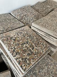 Piastrelle in granigliato 20x20 cm 4mq