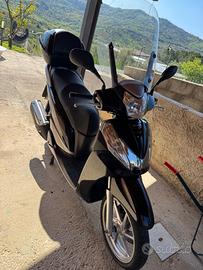 Honda Sh 300 per passaggio a modello superiore