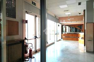 NEGOZIO A FORLÌ