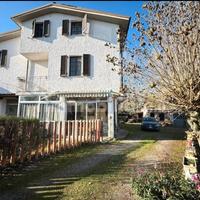 Appartamento in villa con terreno