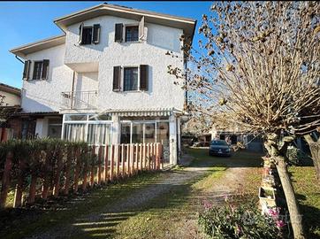 Appartamento in villa con terreno