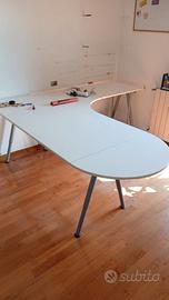 Scrivania Ikea angolare