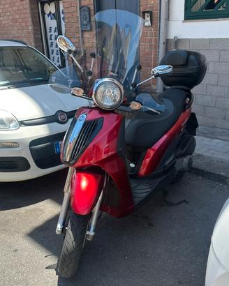 Piaggio 300