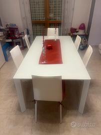Tavolo vetro e sedie calligaris