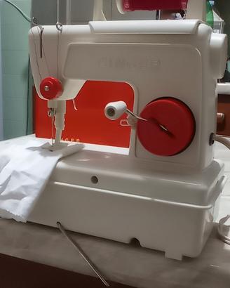 Macchina da cucire Singer 67B