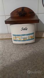 Antico portasale in ceramica 