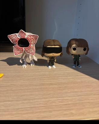 3 funko pop stranger things