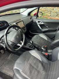 Peugeot 2008 1.6 BlueHDi 100 Allure (2017) - 116.0