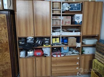 Parete attrezzata in legno