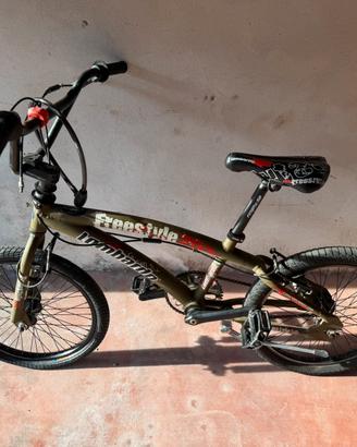 Lotto 3 biciclette usate – BMX + MTB  da sistemare