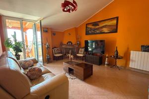 Attico / Mansarda di 85 m² con 3 locali a Giuglian