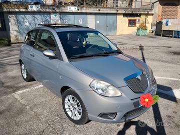 Lancia Ypsilon 1.2 benzina e Gpl