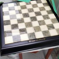 Scacchiera in alabastro