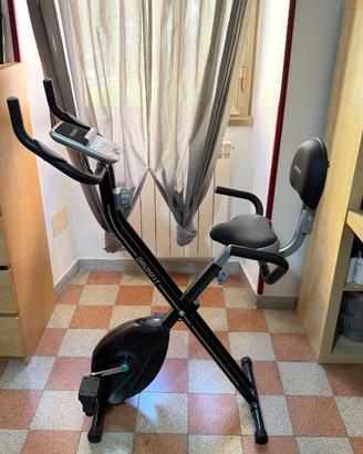 Cyclette pieghevole con schienale