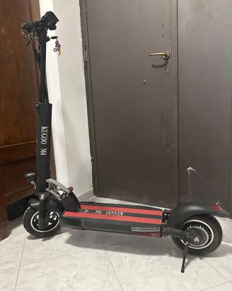 Monopattino elettrico Kugoo M4