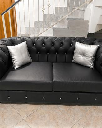 Divano Chesterfield nero  come nuovo