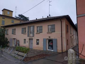 Immobile in asta di 171 m² con 4 locali a Reggio E
