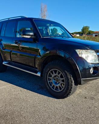 Mitsubishi Pajero V80 