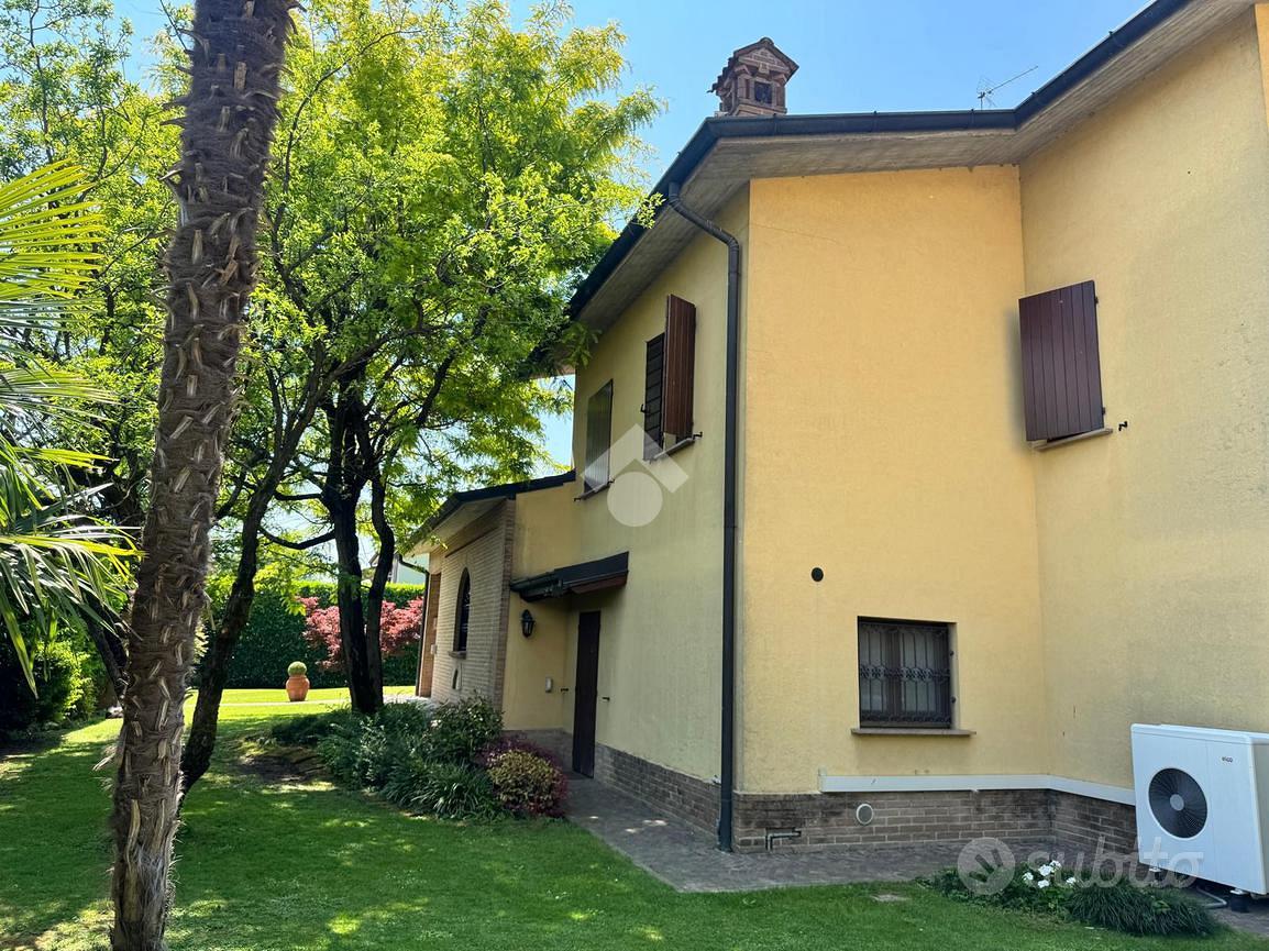 VILLA SINGOLA A PANDINO - Vista 6